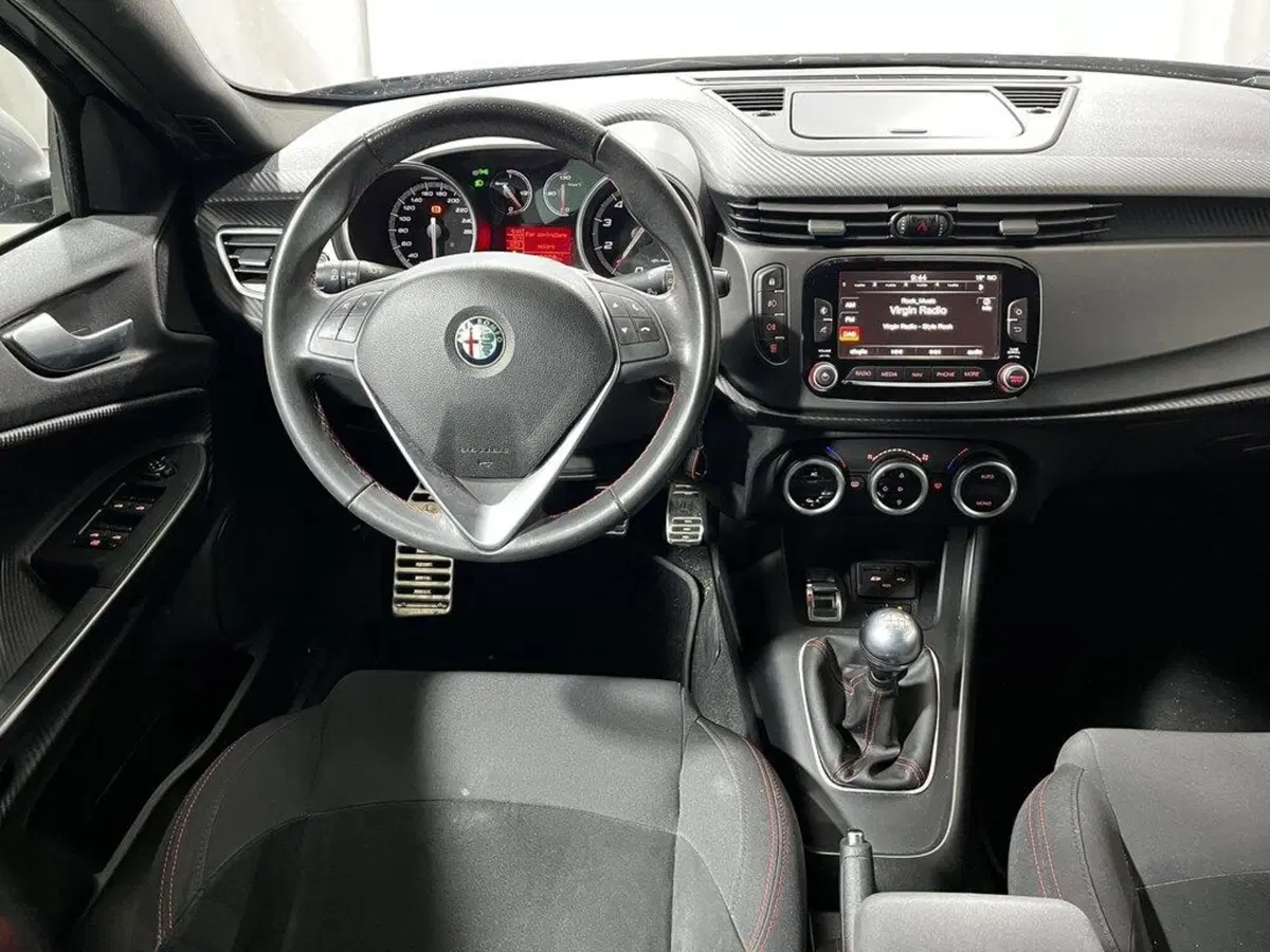 Alfa Romeo Giulietta usata a Sondrio (13)