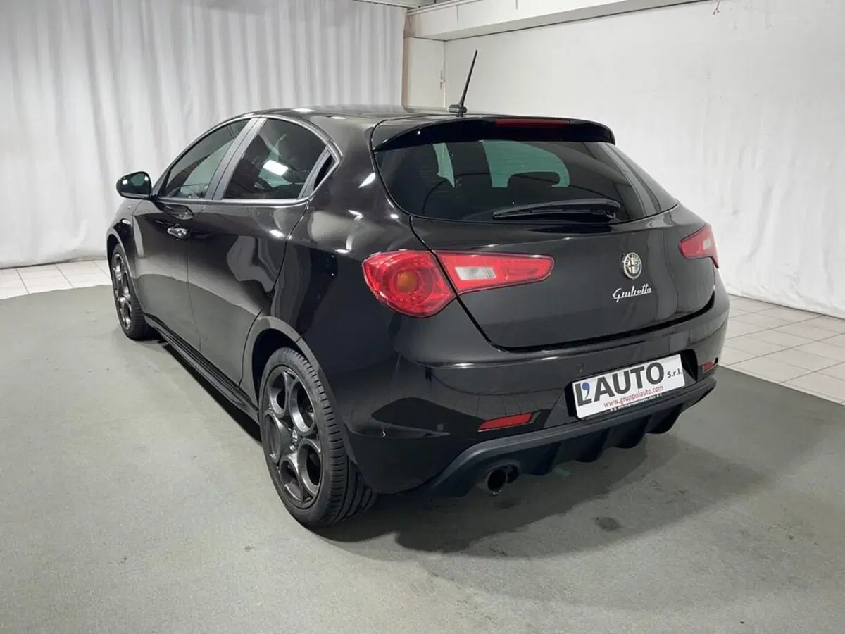 Alfa Romeo Giulietta usata a Sondrio (3)