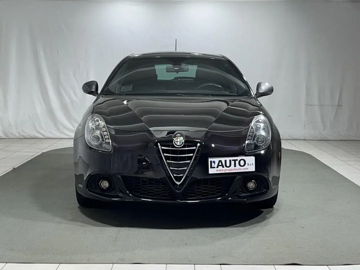 Alfa Romeo Giulietta usata a Sondrio (8)