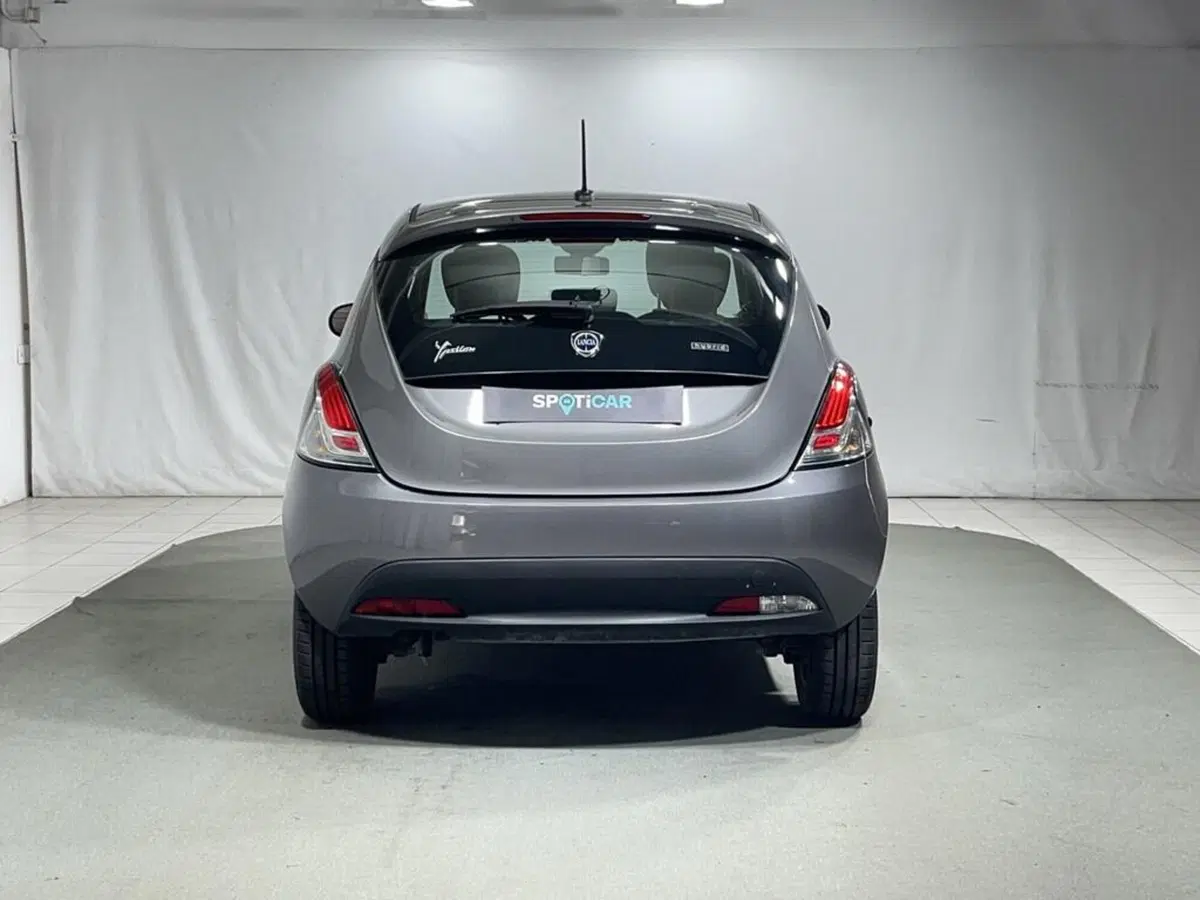 Lancia Ypsilon usata a Sondrio (4)