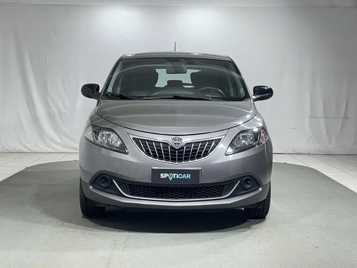 Lancia Ypsilon usata a Sondrio (8)