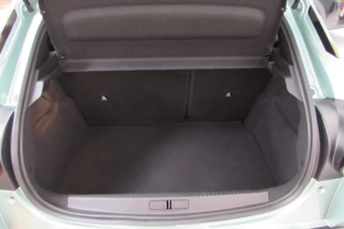 Lancia Ypsilon usata a Milano (15)