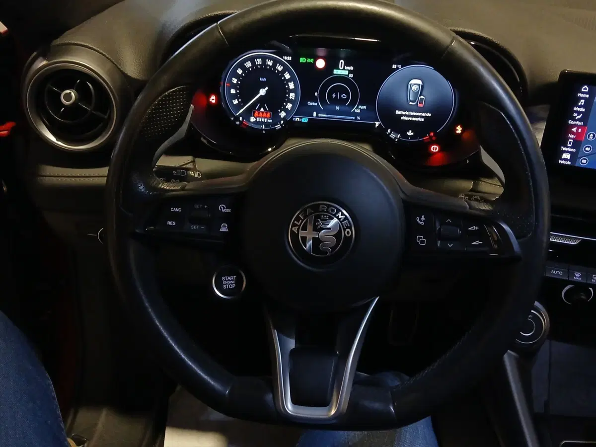 Alfa Romeo Tonale usata a Genova (14)