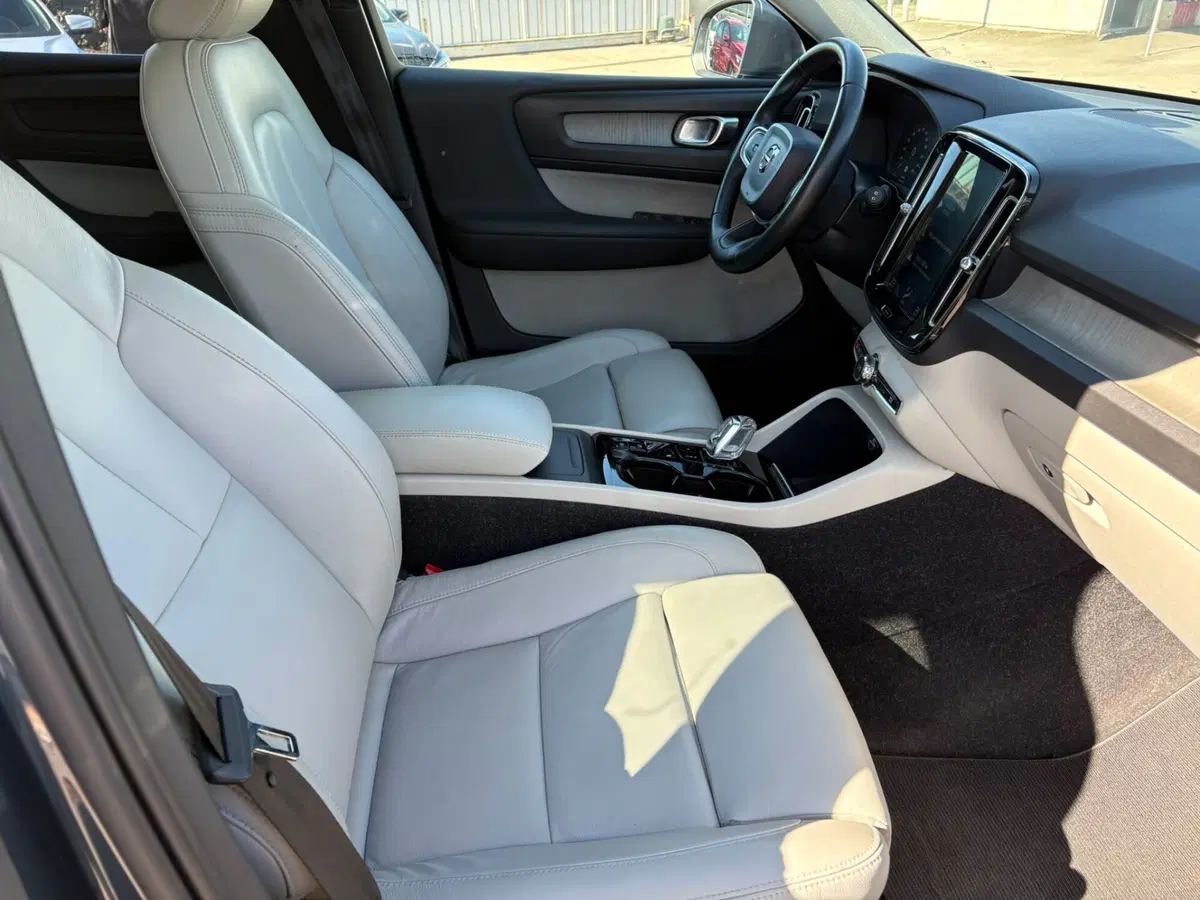 Volvo XC40 usata a Napoli (4)
