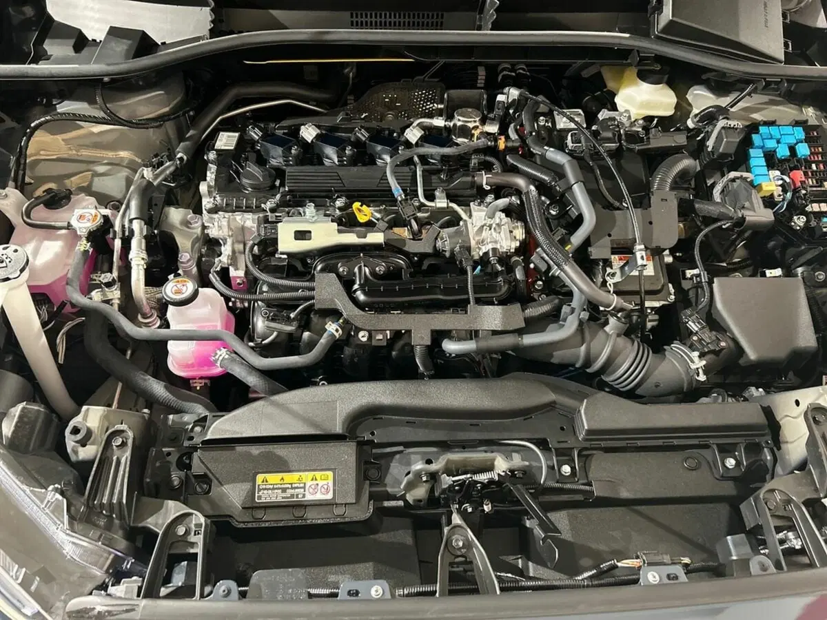 Toyota Corolla Cross usata a Sondrio (16)