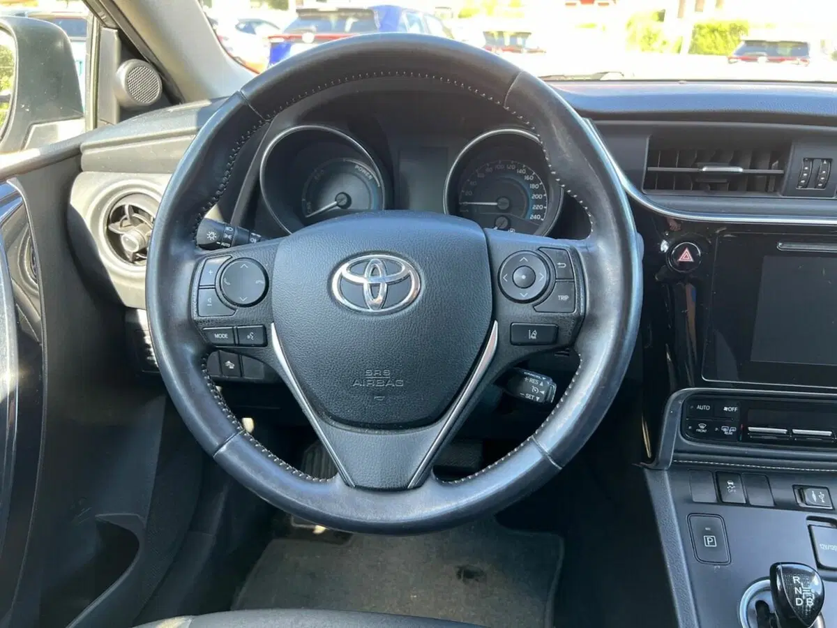 Toyota Auris usata a Sondrio (13)