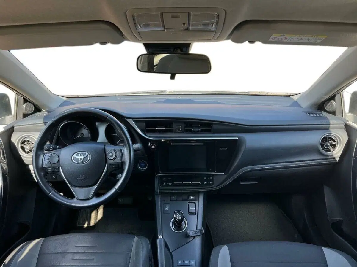 Toyota Auris usata a Sondrio (8)