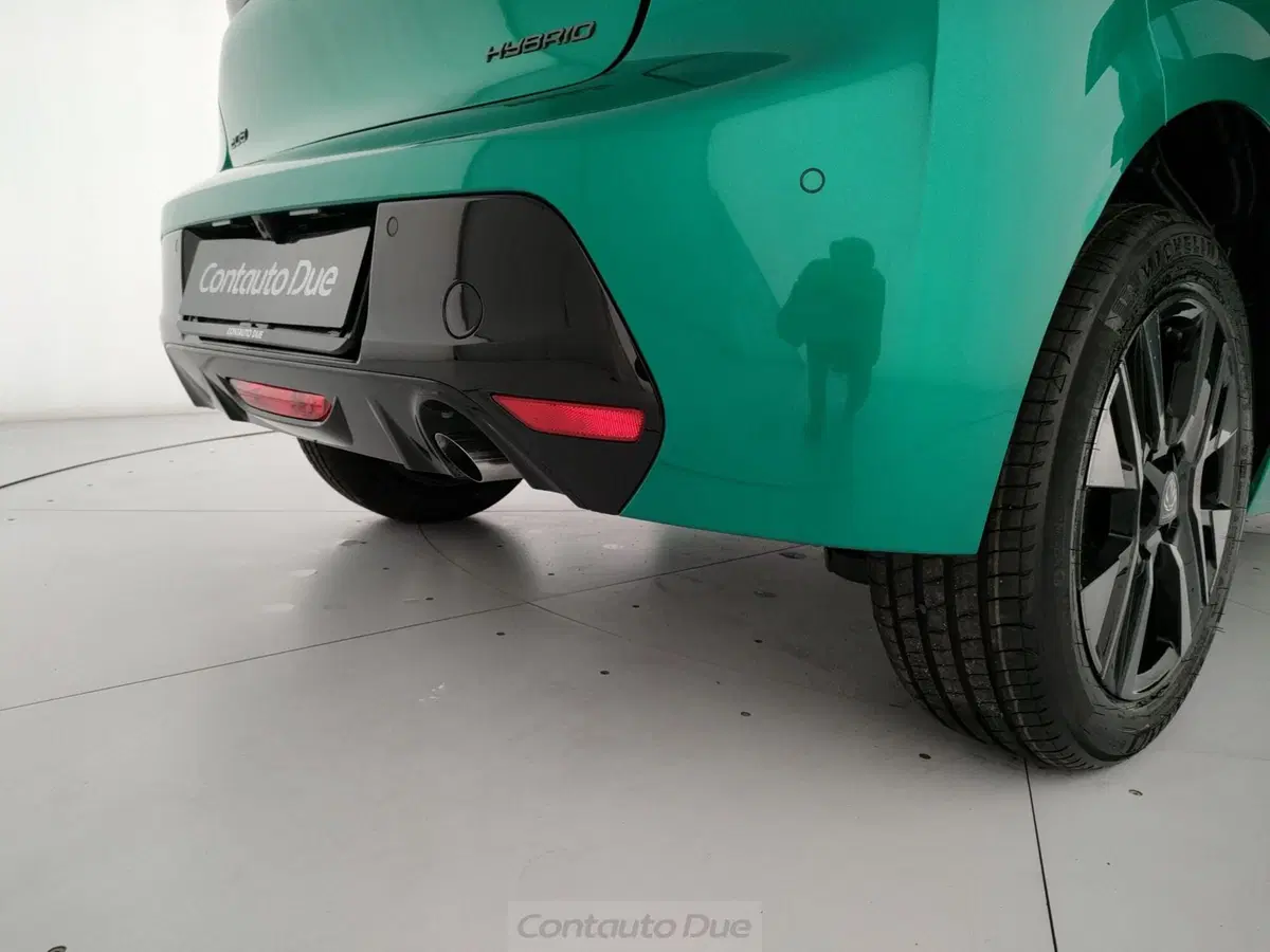 Peugeot 208 nuova a Caserta (10)