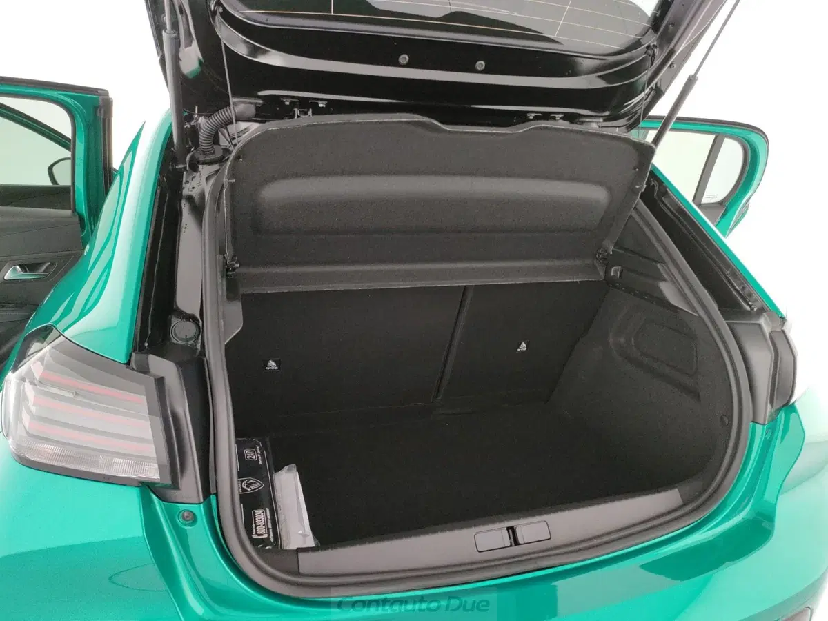 Peugeot 208 nuova a Caserta (15)