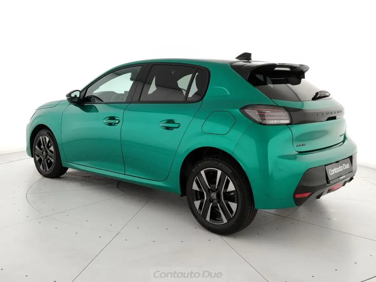 Peugeot 208 nuova a Caserta (7)