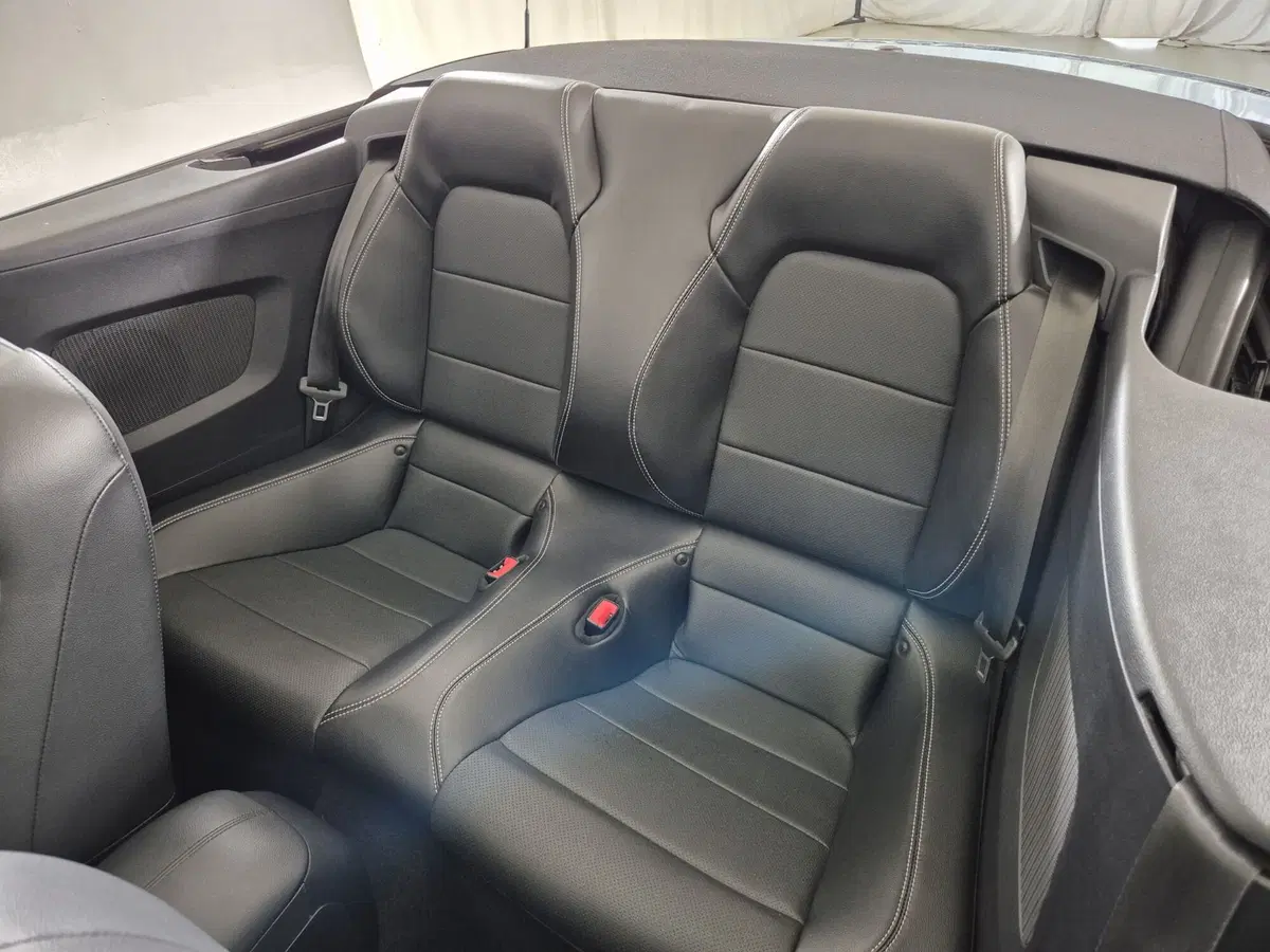 Ford Mustang Cabrio usata a Torino (7)