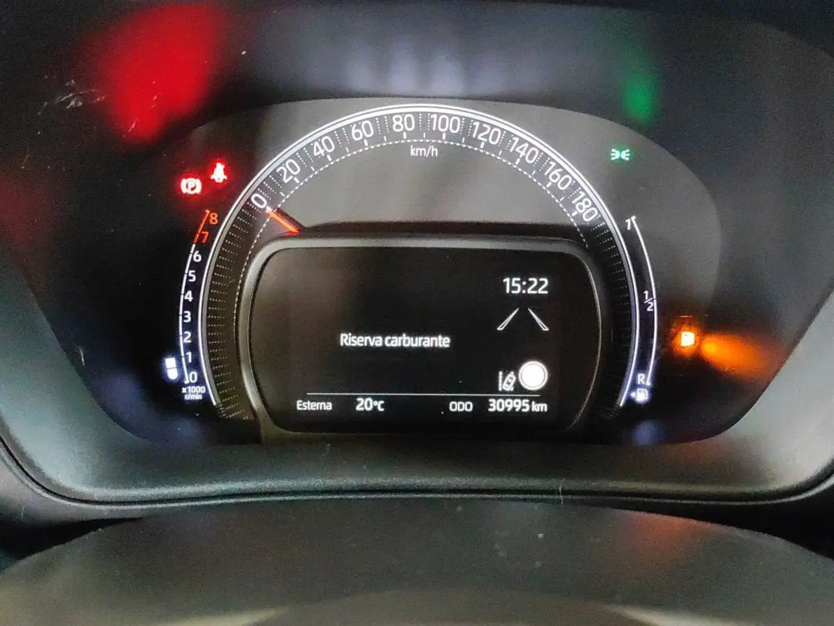 Toyota Aygo X usata a Milano (10)