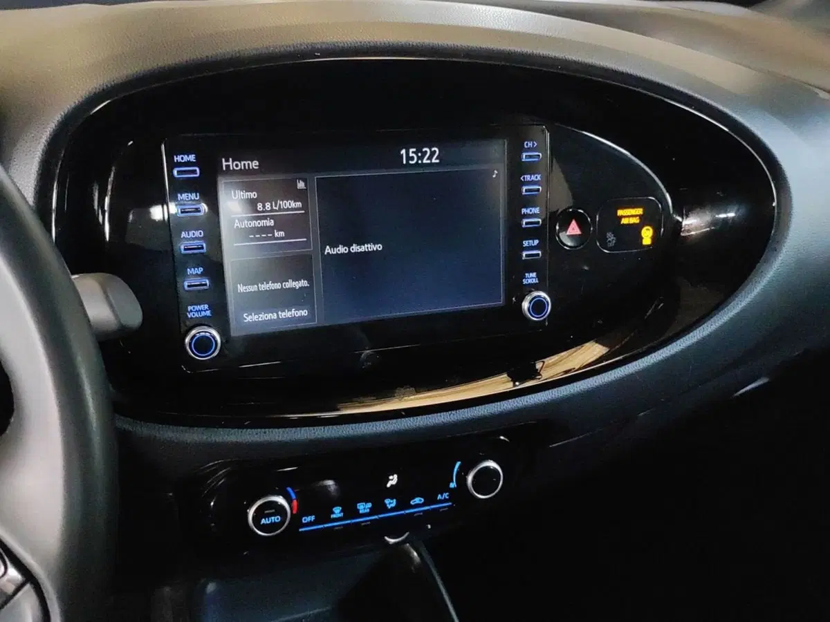 Toyota Aygo X usata a Milano (11)