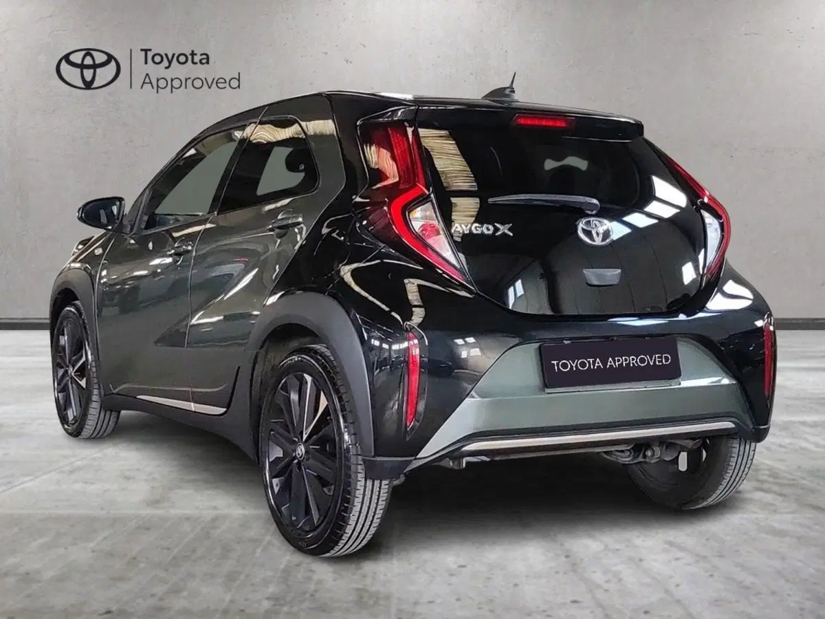 Toyota Aygo X usata a Milano (6)