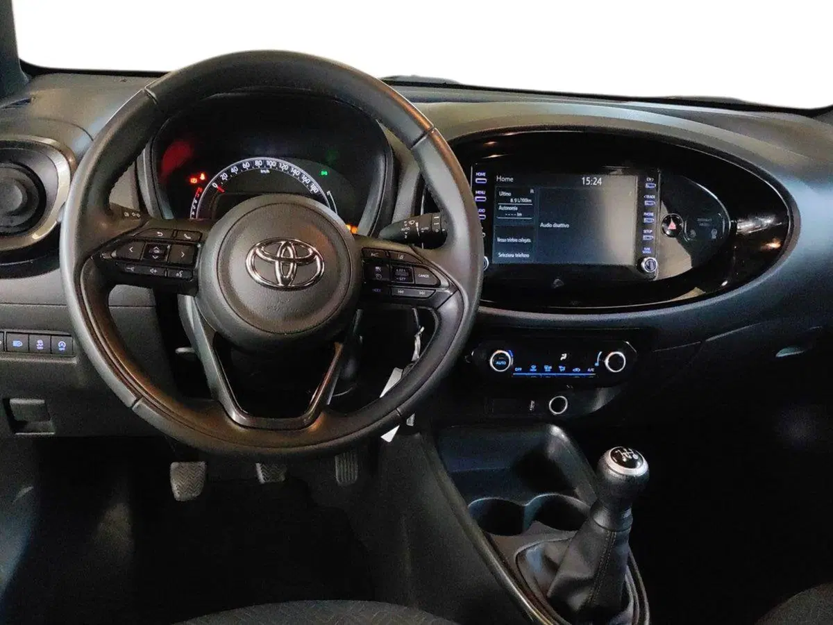 Toyota Aygo X usata a Milano (9)