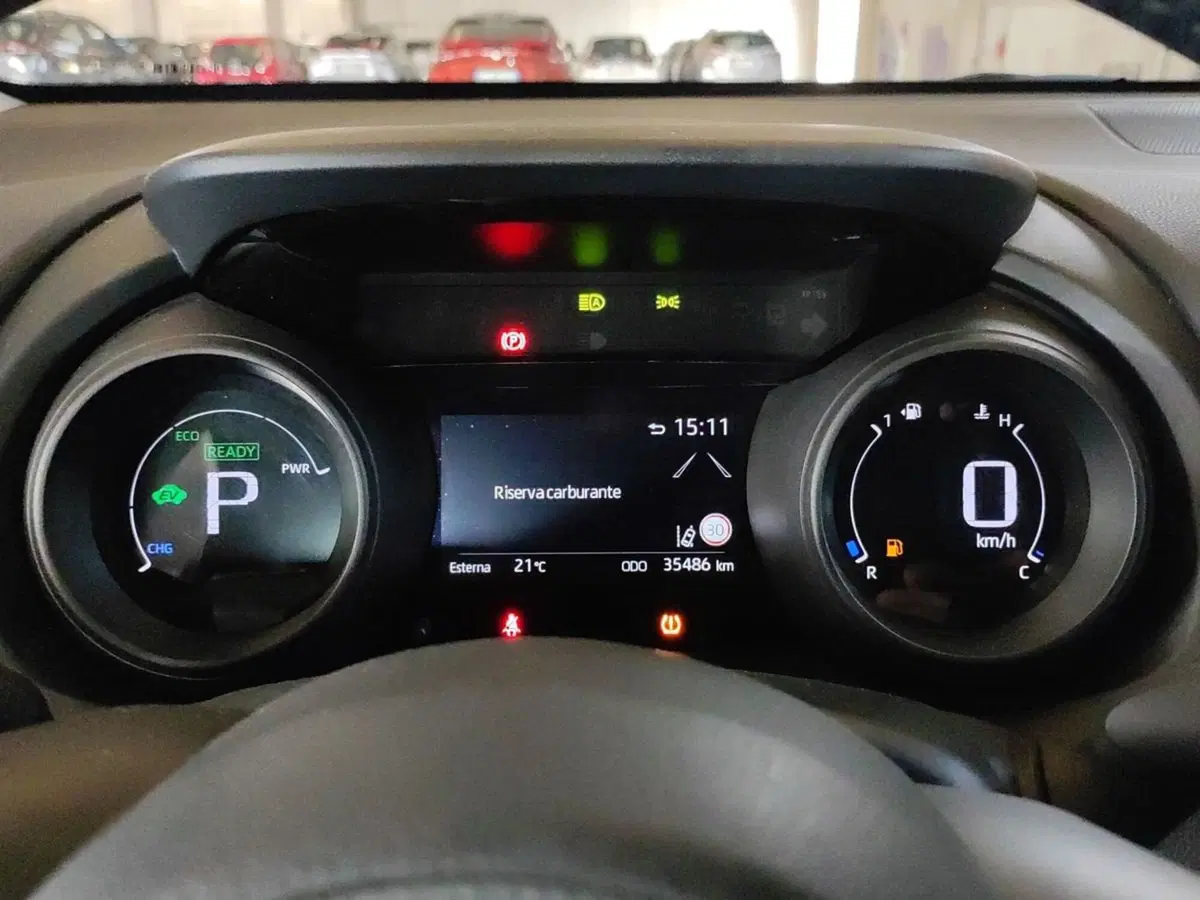 Toyota Yaris usata a Milano (10)
