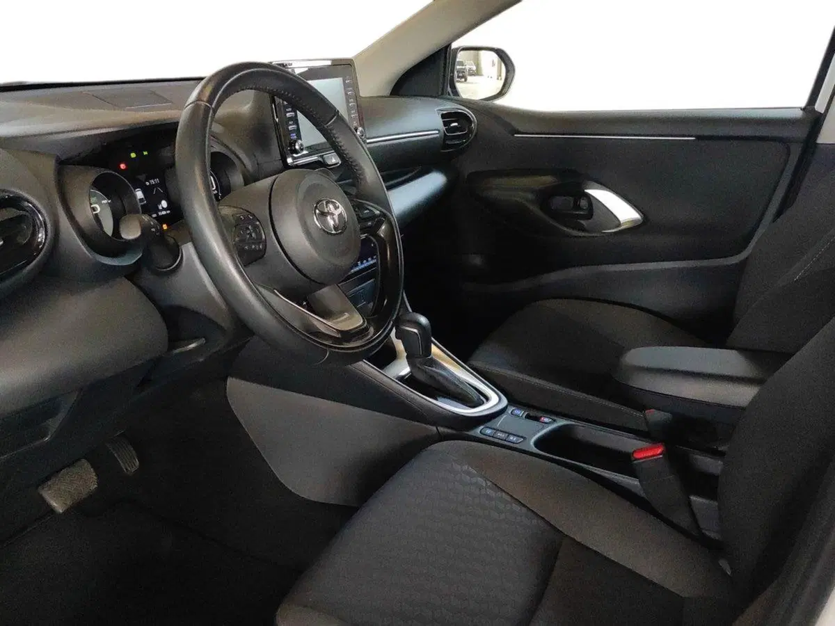 Toyota Yaris usata a Milano (8)