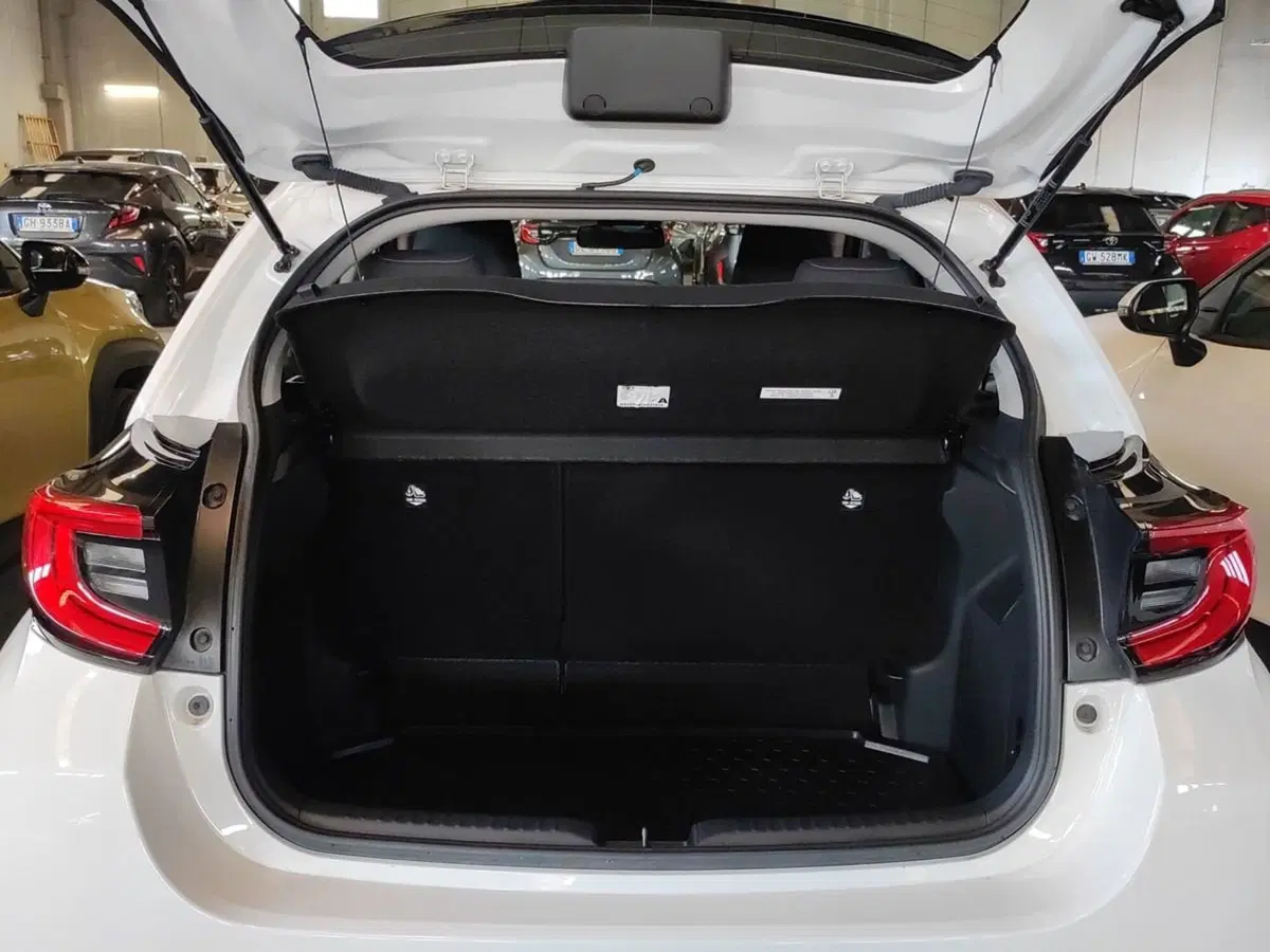 Toyota Yaris usata a Milano (7)