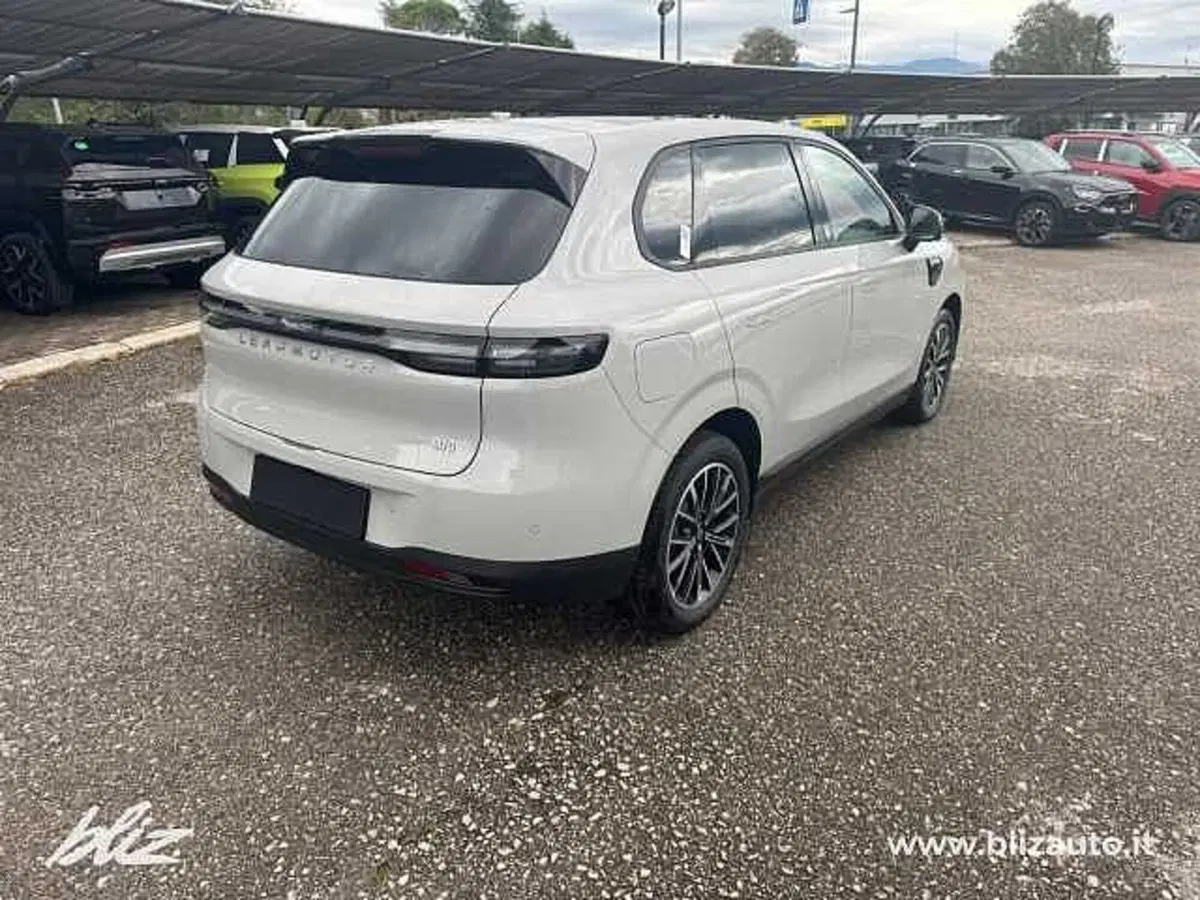 Leapmotor B10 nuova a Udine (5)