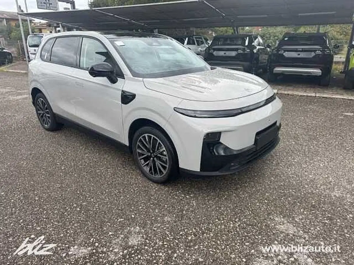 Leapmotor B10 nuova a Udine (7)