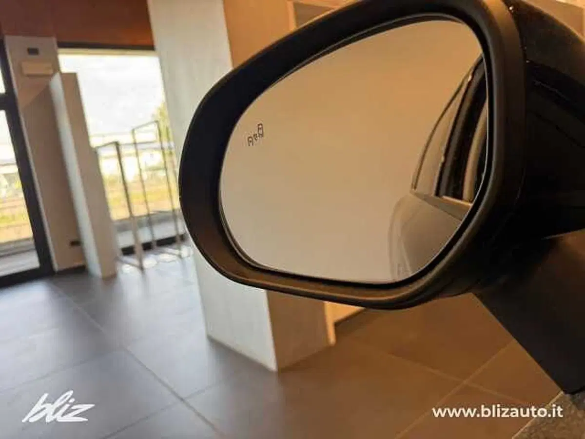 Leapmotor B10 nuova a Udine (10)