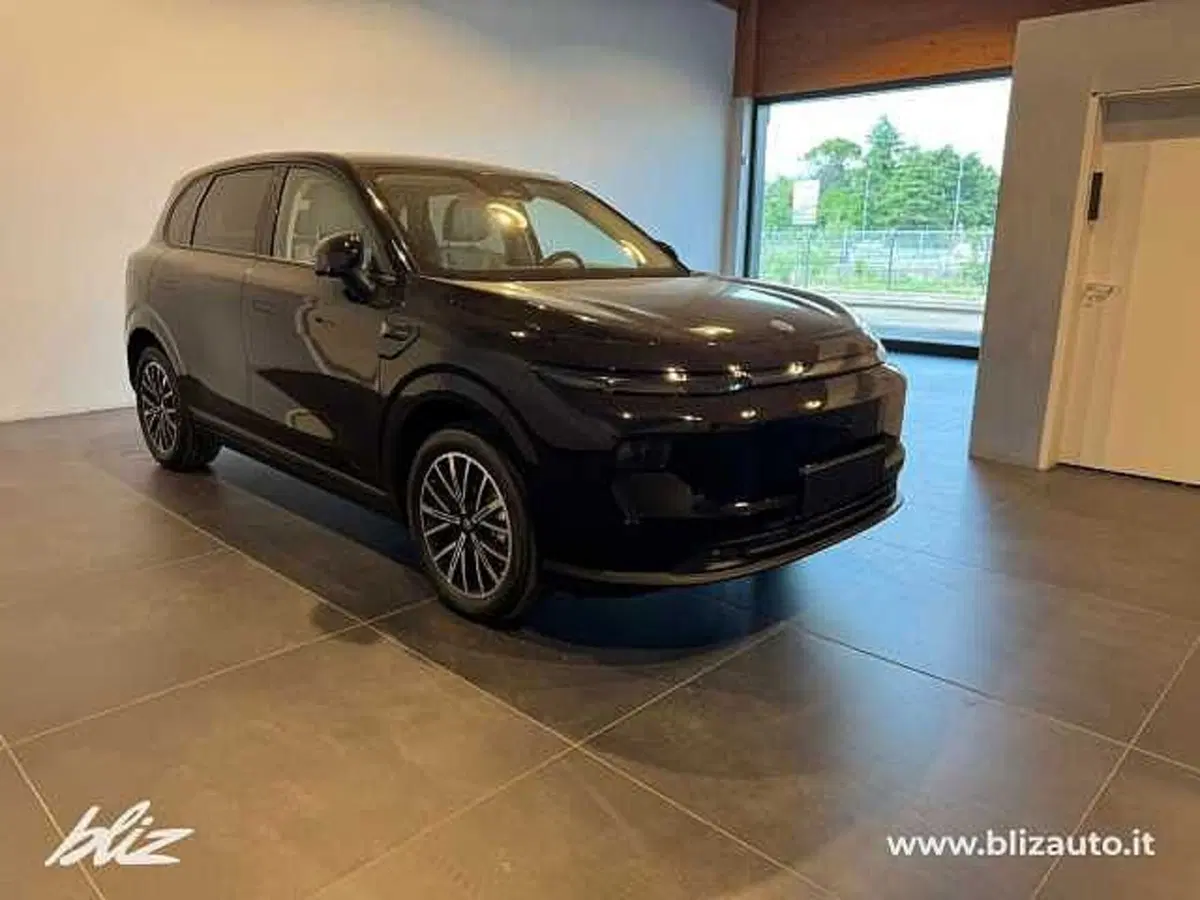 Leapmotor B10 nuova a Udine (7)