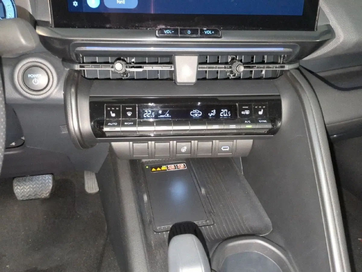 Toyota Toyota C-HR usata a Milano (17)