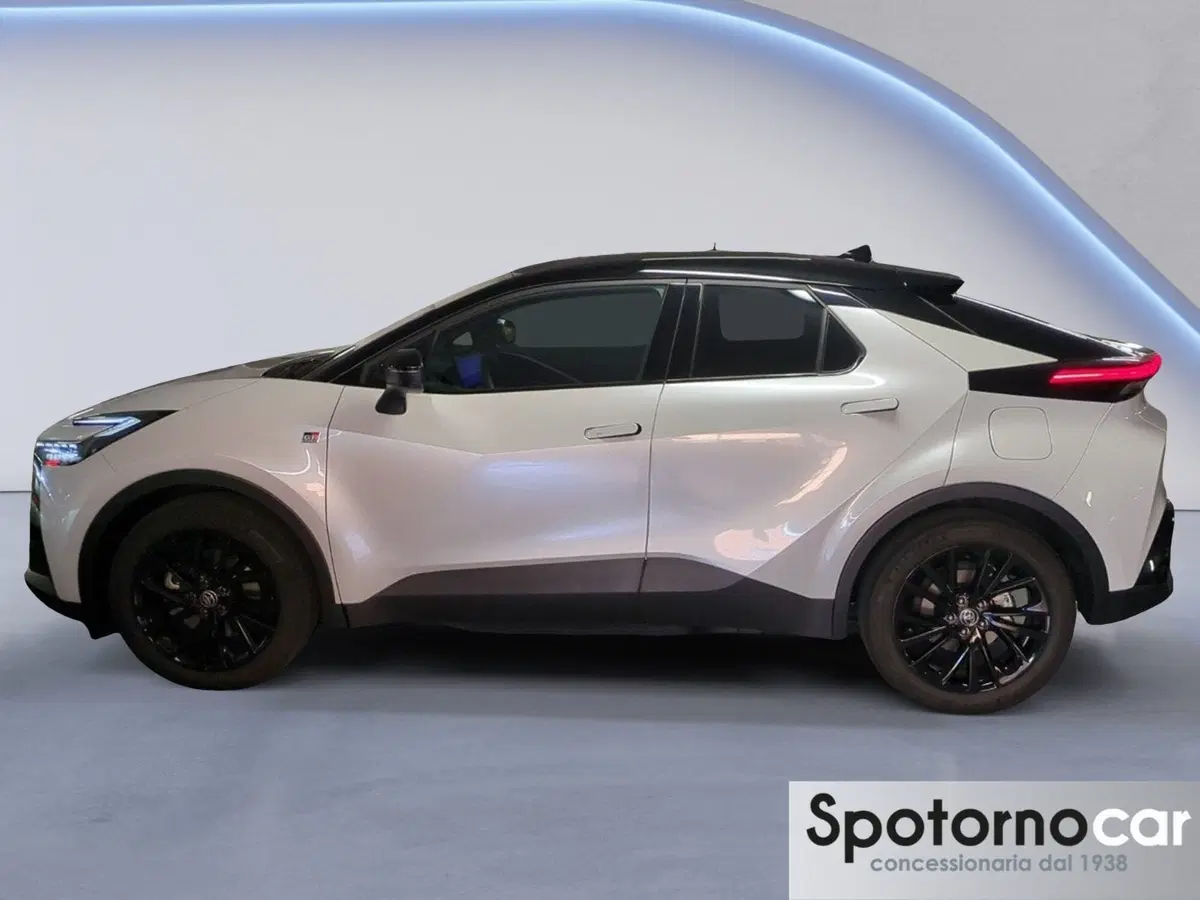 Toyota Toyota C-HR usata a Milano (3)