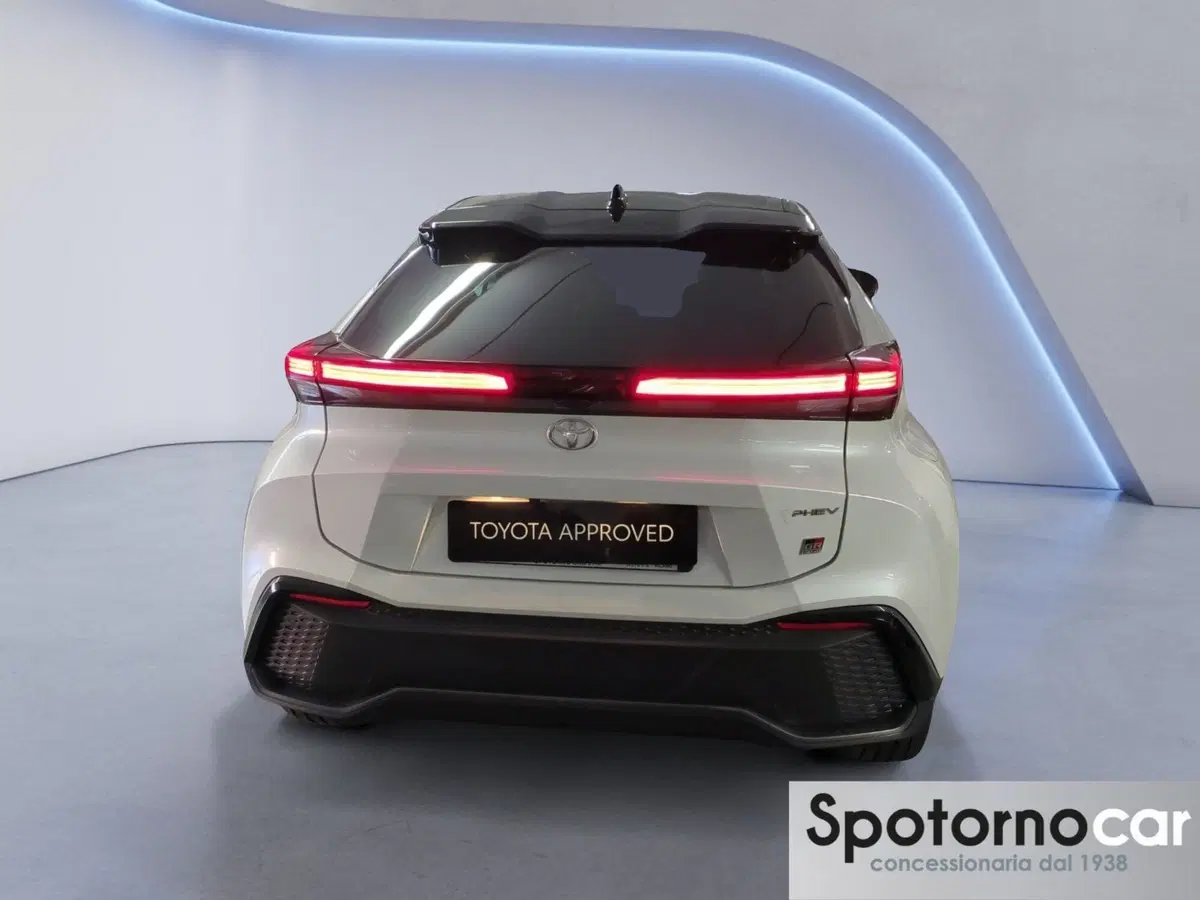 Toyota Toyota C-HR usata a Milano (5)