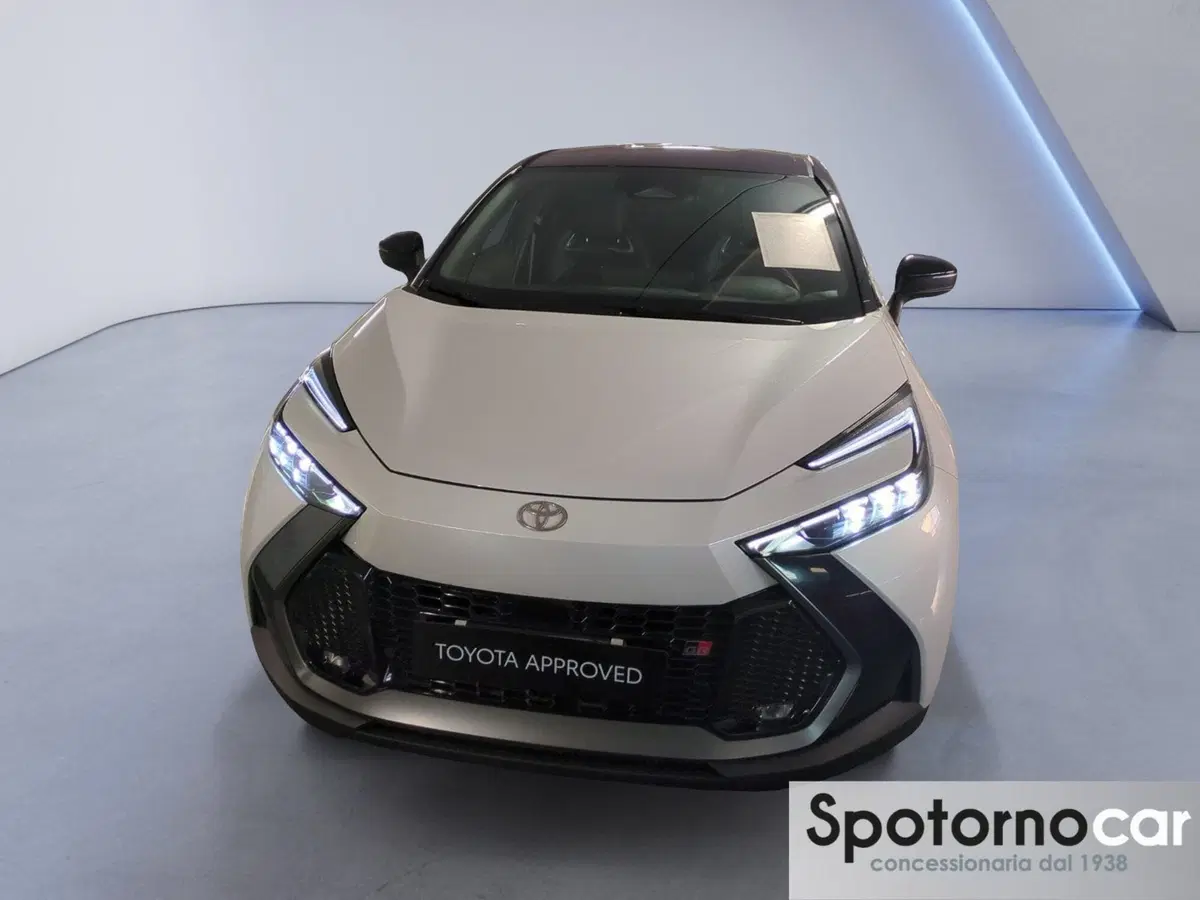 Toyota Toyota C-HR usata a Milano (6)