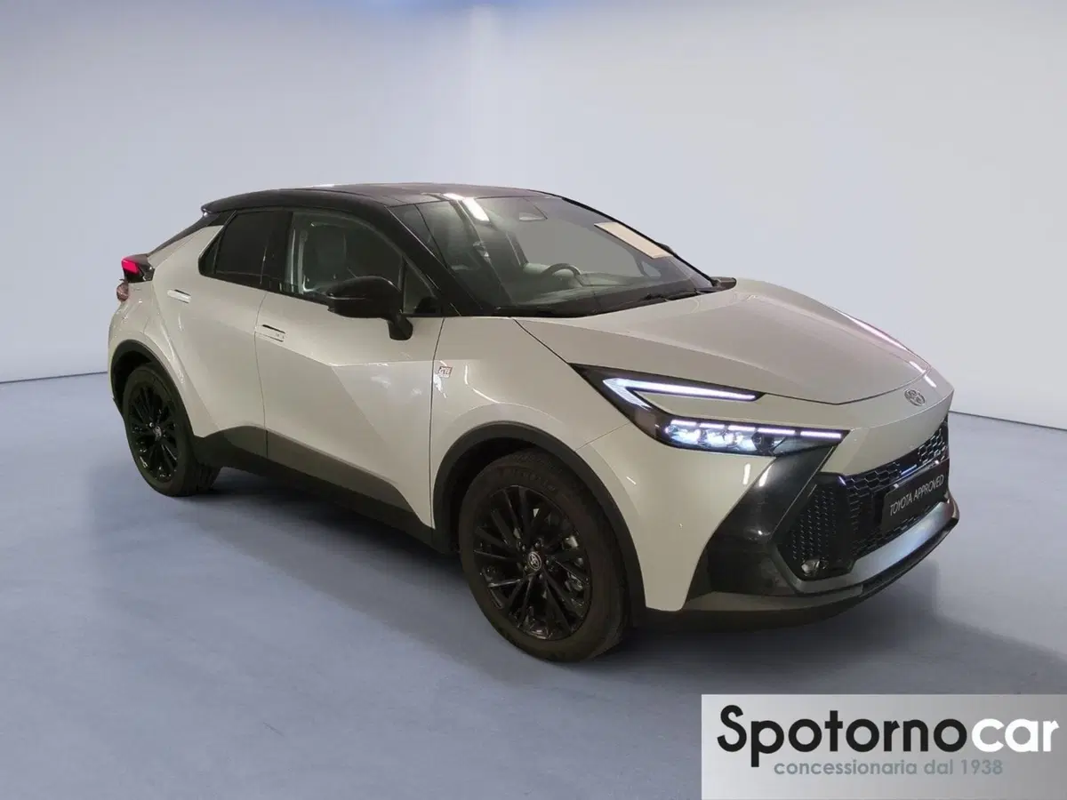 Toyota Toyota C-HR usata a Milano (9)