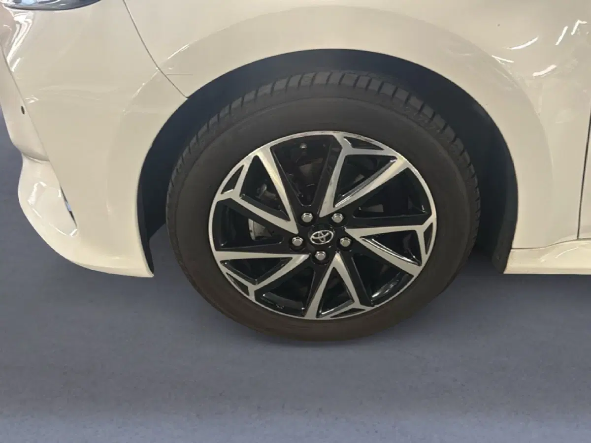 Toyota Yaris usata a Milano (9)