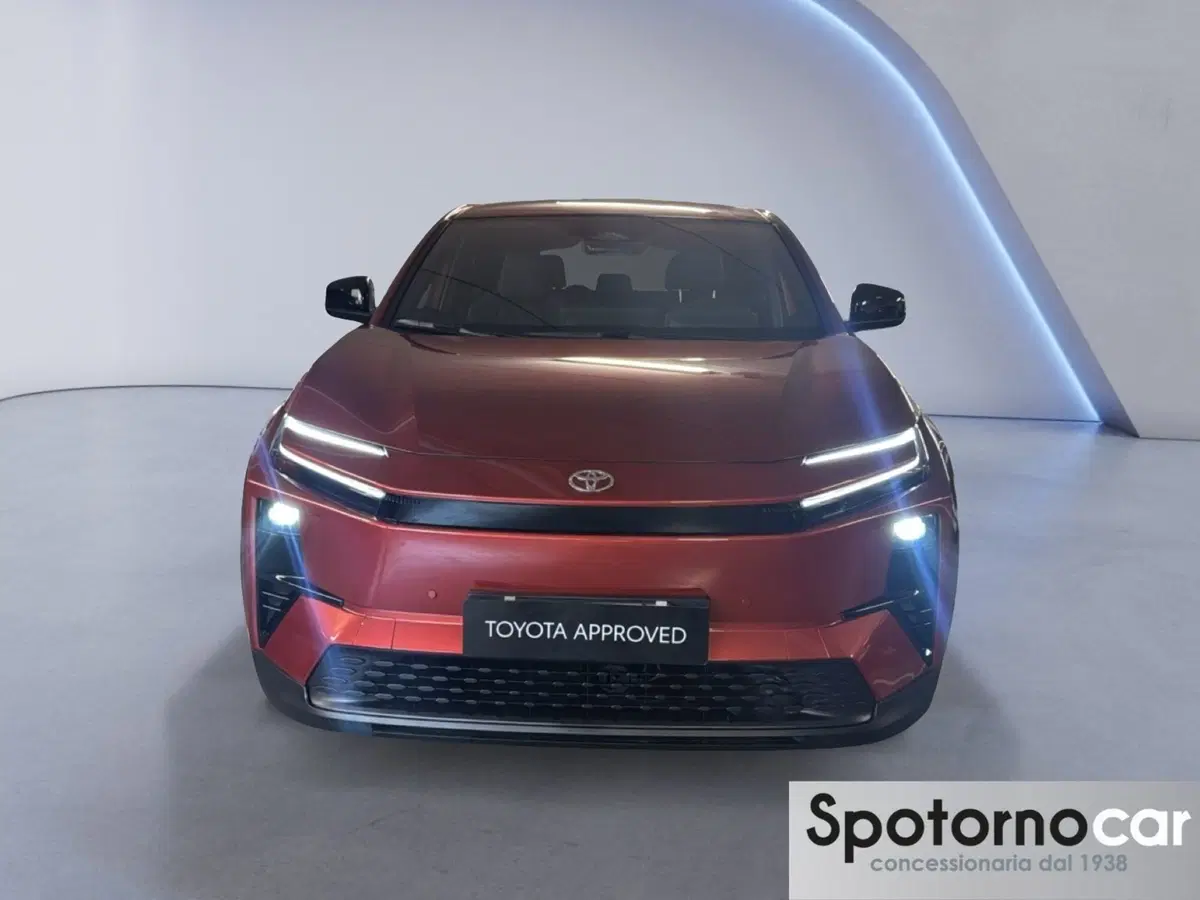 Toyota Toyota C-HR nuova a Milano (6)