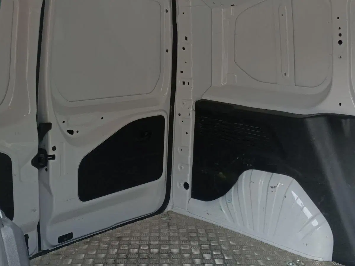 Toyota Proace City Furgone usata a Milano (11)