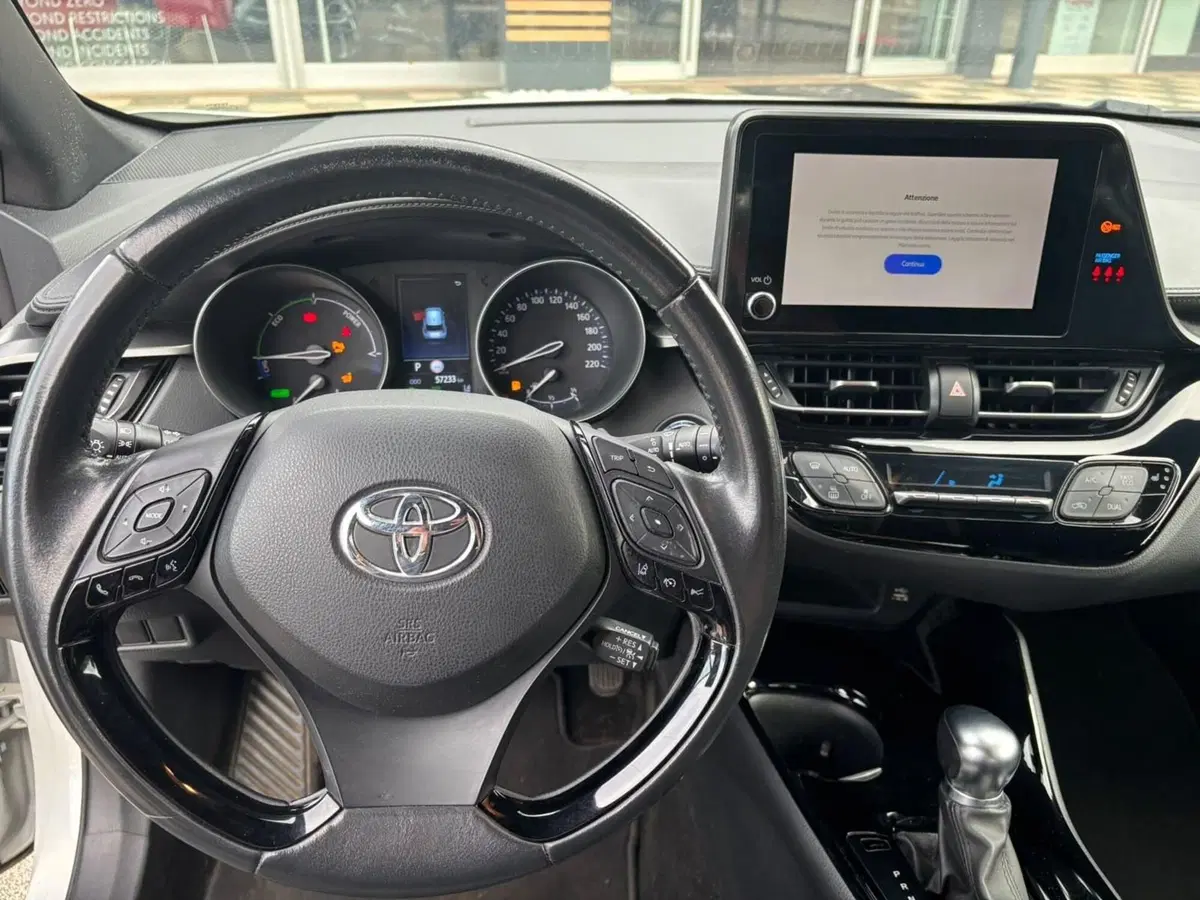 Toyota Toyota C-HR usata a Bologna (8)