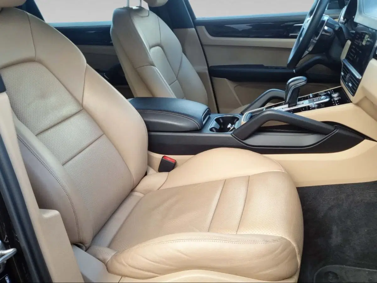 Porsche Cayenne usata a Livorno (12)