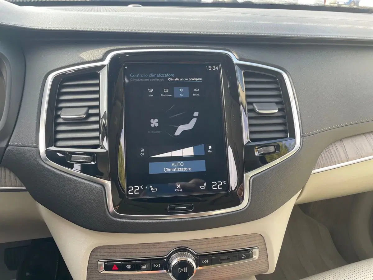 Volvo XC90 usata a Parma (14)