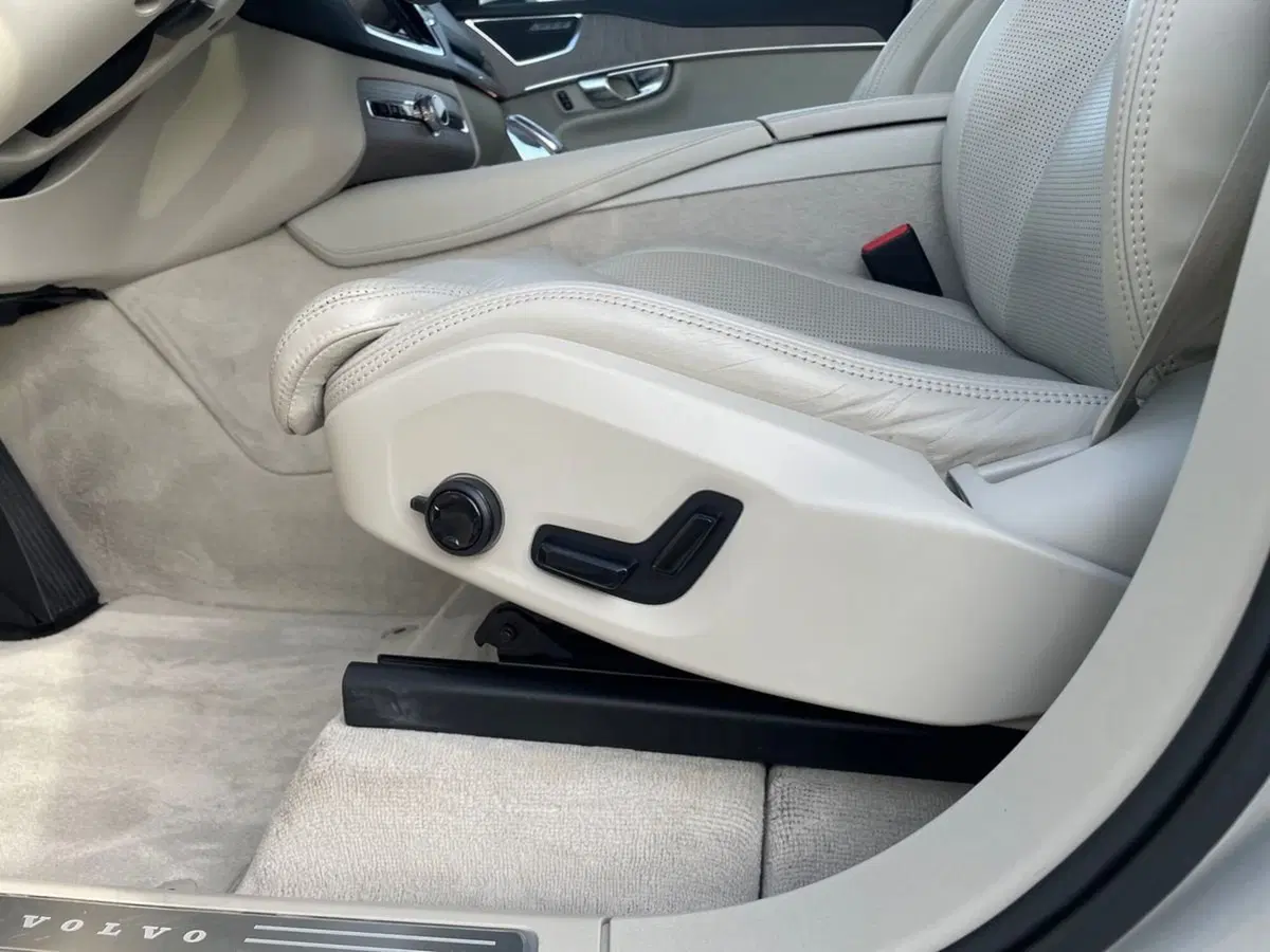 Volvo XC90 usata a Parma (16)