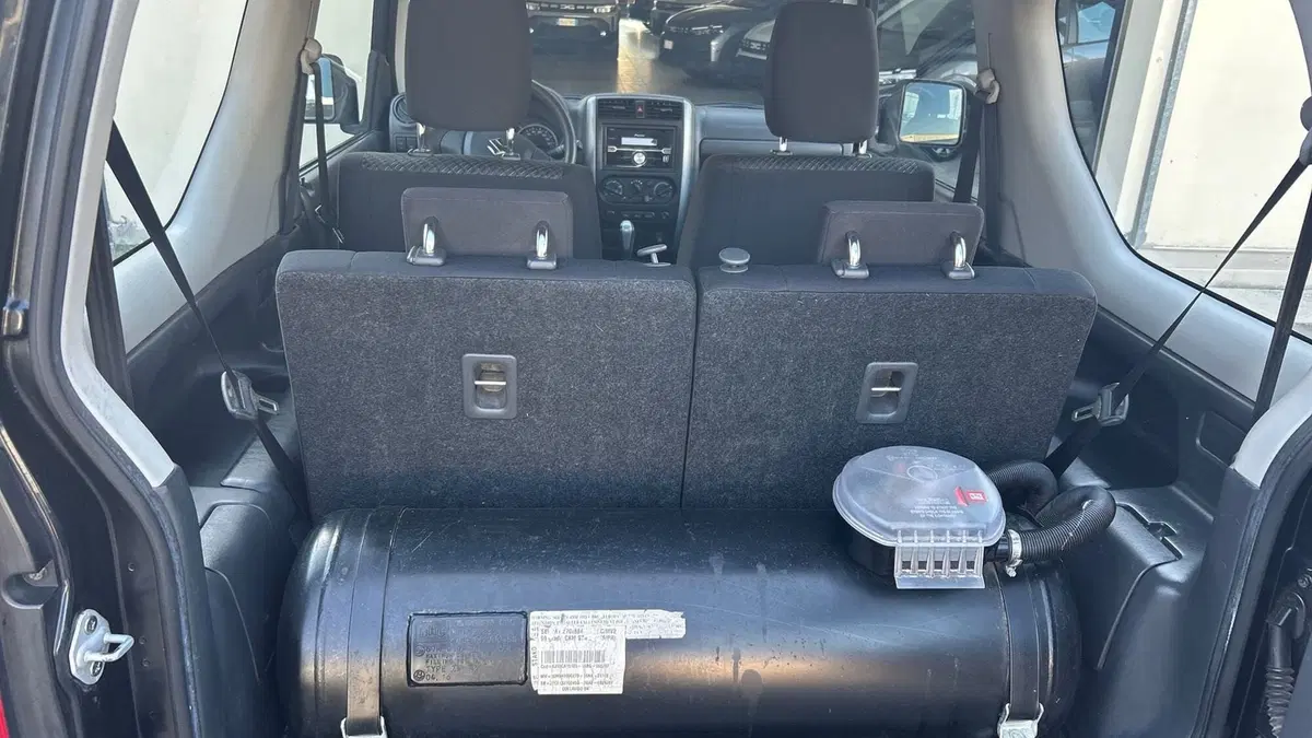 Suzuki Jimny usata a Parma (14)