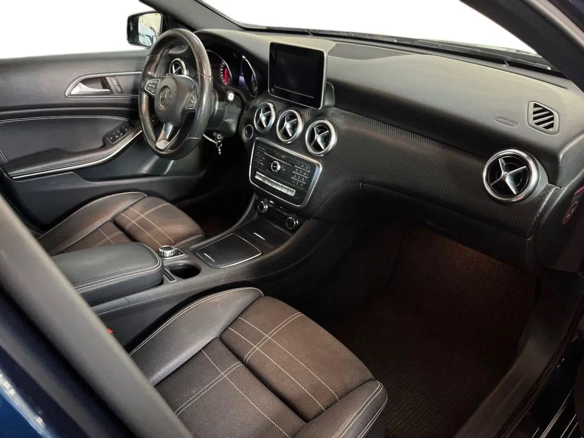 Mercedes-Benz Classe A usata a Bari (9)