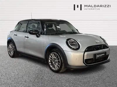 MINI Mini 1.5 Cooper Classic 5 porte del 2025 usata a Bari