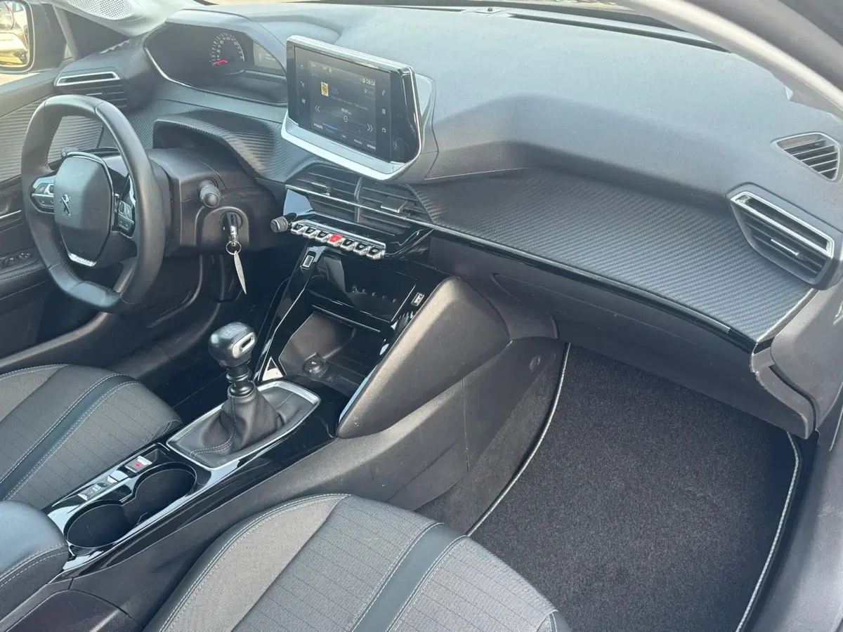 Peugeot 208 usata a Ferrara (11)