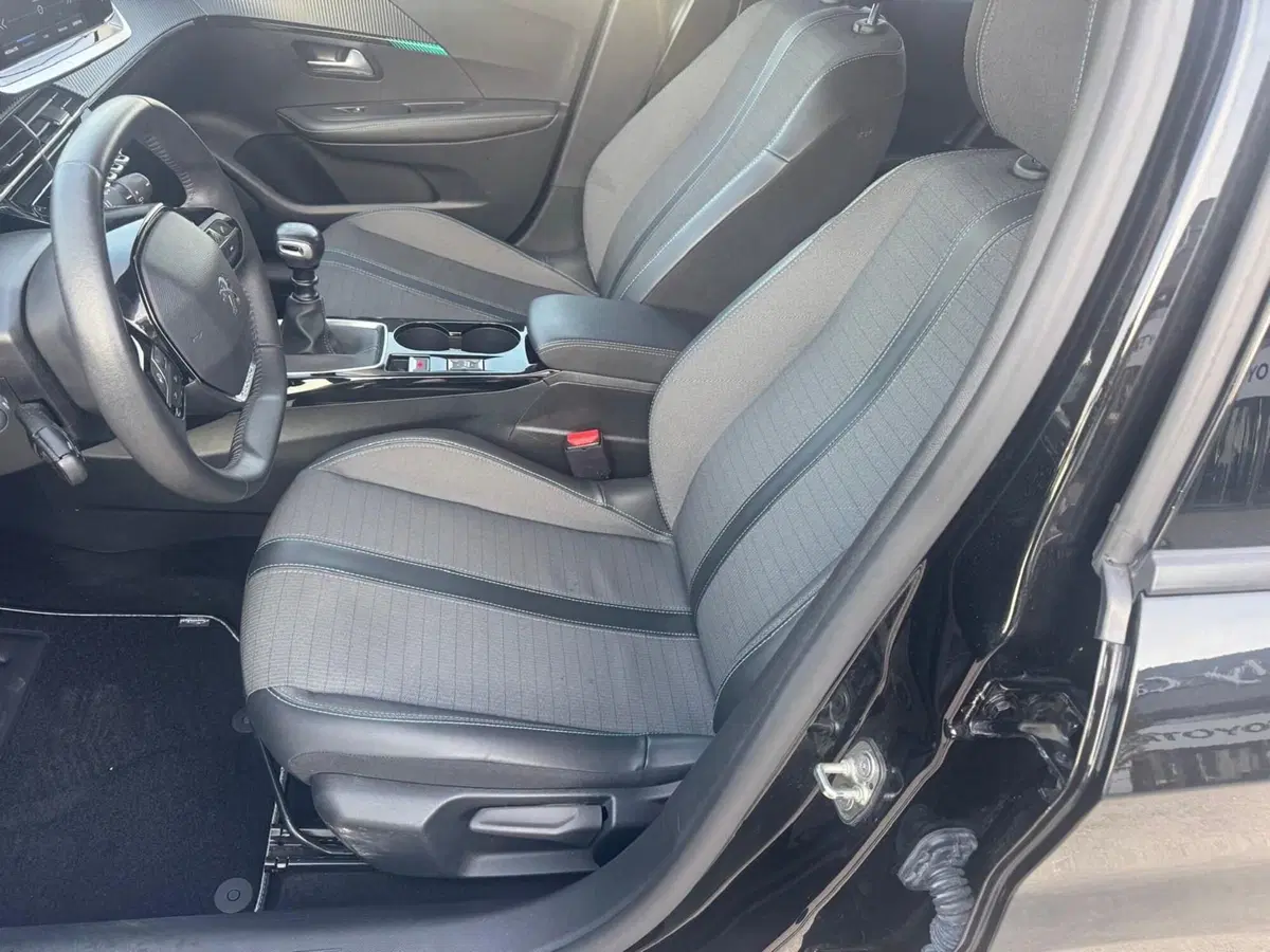 Peugeot 208 usata a Ferrara (13)