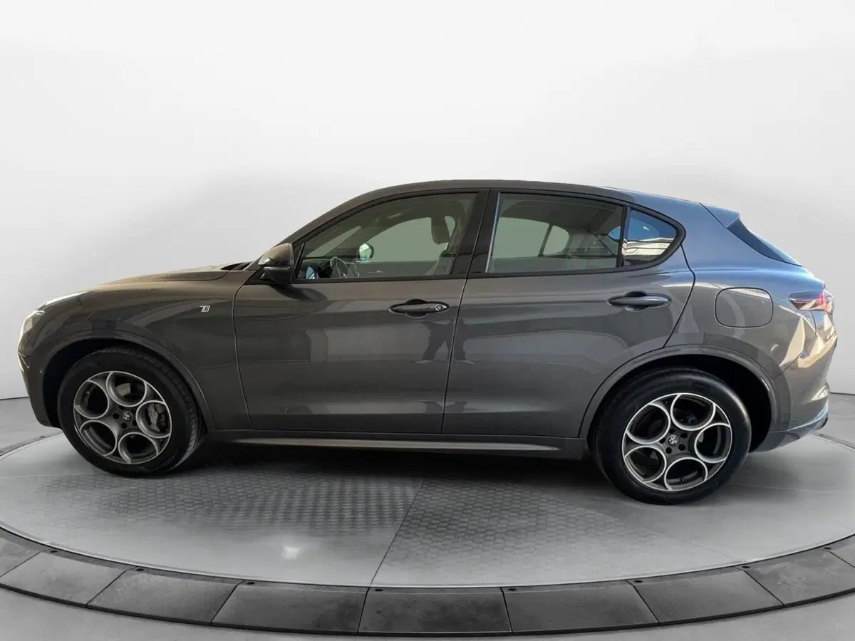 Alfa Romeo Stelvio usata a Pisa (7)