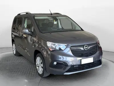 Opel Combo Life 1.5D 100 CV S&S Elegance del 2020 usata a Ponsacco