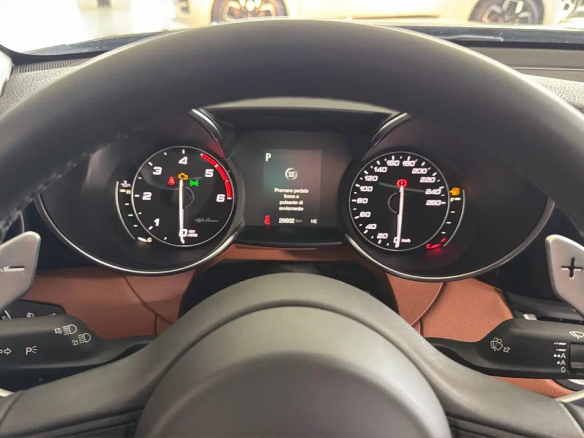 Alfa Romeo Giulia usata a Pisa (11)