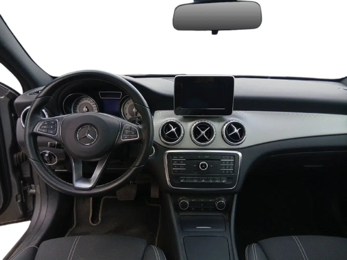 Mercedes-Benz GLA SUV usata a Pordenone (13)