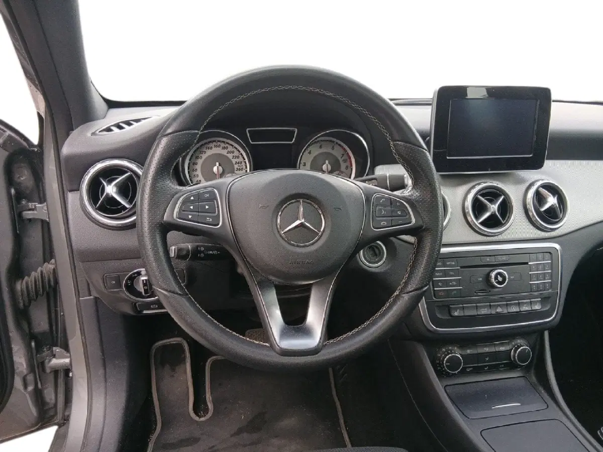 Mercedes-Benz GLA SUV usata a Pordenone (14)