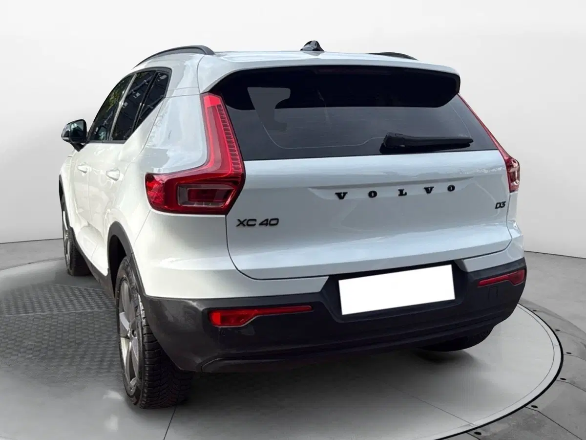 Volvo XC40 usata a Taranto (6)
