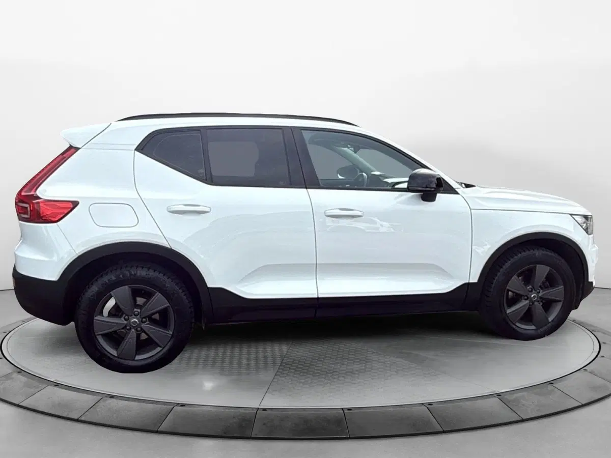 Volvo XC40 usata a Taranto (7)